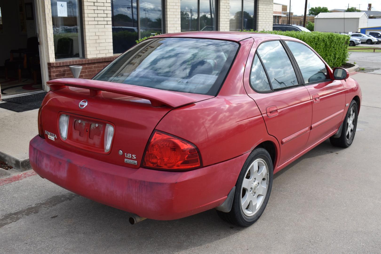 2005 Red Nissan Sentra 1.8 (3N1CB51D25L) with an 1.8L L4 DOHC 16V engine, 4 SPEED AUTOMATIC transmission, located at 5925 E. BELKNAP ST., HALTOM CITY, TX, 76117, (817) 834-4222, 32.803799, -97.259003 - Photo#4